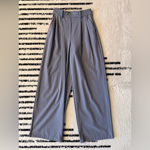 lululemon athletica Pants - Lululemon Daydrift High Rise Trousers - Short